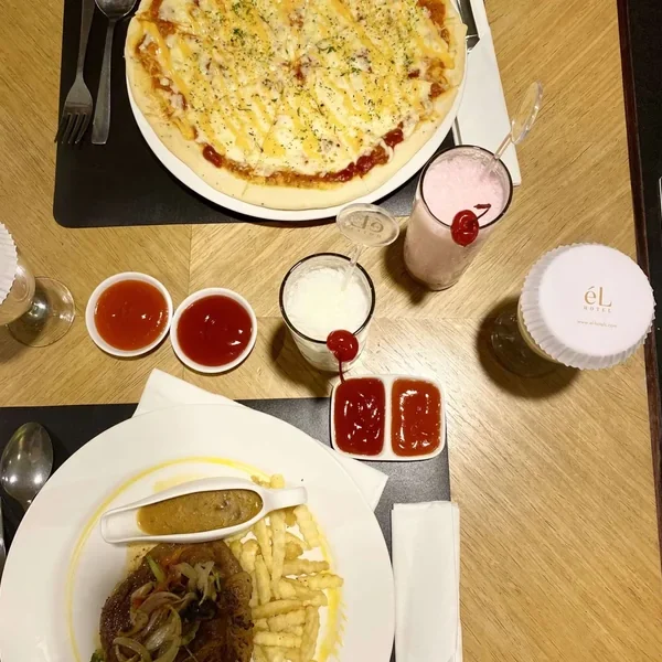 Menu Lengkap dari Sunda hingga Internasional di Pakuan Café